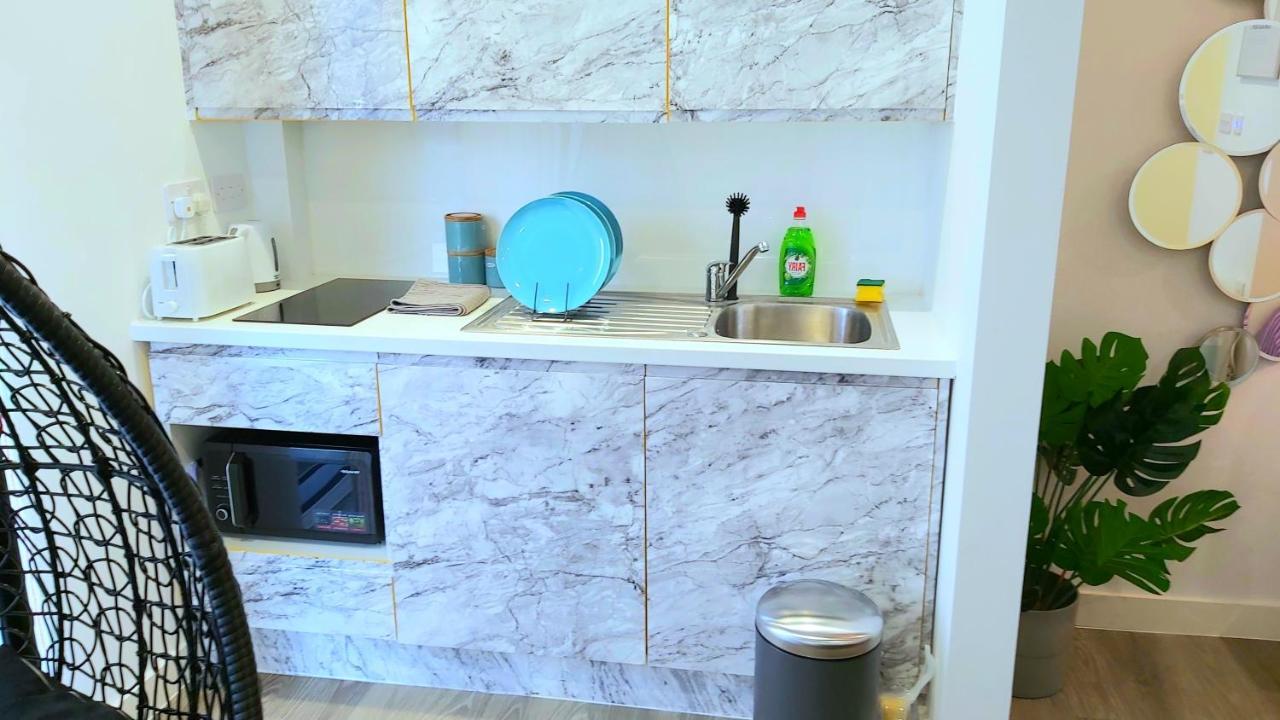 Great Studio Apartments - Netflix, Wifi, Digital Tv Sheffield Exteriör bild